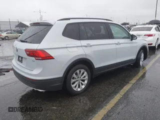 2018 Volkswagen Tiguan S z VIN 3VV1B7AX4JM121567, wystawiony jako IAAI lot #41581113 z przebiegiem Nie podano mil oraz . Historia ofert i sprzedaży dostępna na DreamBid. Obrazek 4.