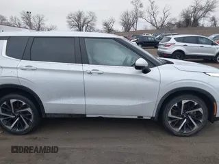 2022 Mitsubishi Outlander SE z VIN JA4J4UA8XNZ034643, wystawiony jako IAAI lot #41214966 z przebiegiem 52 827 mil mil oraz . Historia ofert i sprzedaży dostępna na DreamBid. Obrazek 13.
