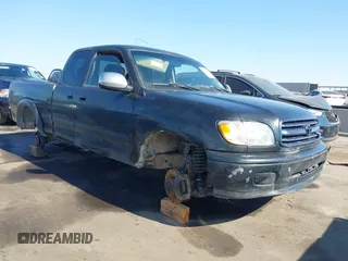 2000 Toyota Tundra SR5 with VIN 5TBBT4412YS051804, listed as a IAAI auction lot 41453778 with 369,453 mi miles and . Bid and sale history available at DreamBid. Image 1.
