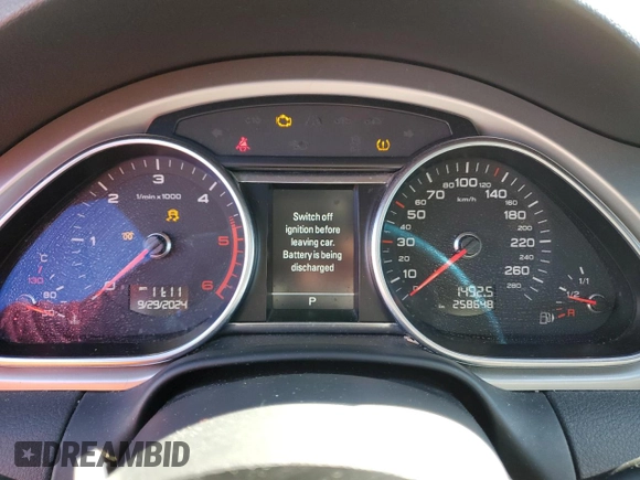 2014 Audi Q7 z VIN WA1DMCFE7ED013445, wystawiony jako Copart lot #49582255 z przebiegiem 258 648 mil mil oraz Szkoda całkowita • Salvage title. Historia ofert i sprzedaży dostępna na DreamBid. Obrazek 9.
