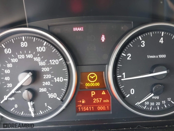 2015 BMW X1 sDrive28i with VIN WBAVM1C59FVW57928, listed as a IAAI auction lot 42056452 with 115,411 mi miles. Bid and sale history available at carsss.com. Image 7.
