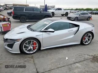 2017 Acura NSX with VIN 19UNC1B06HY000177, listed as a Copart auction lot 51662195 with 3,695 mi miles and Clean Title. Bid and sale history available at DreamBid. Image 1.