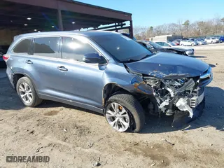 2014 Toyota Highlander XLE with VIN 5TDJKRFH0ES063944, listed as a IAAI auction lot 41530950 with 139,537 mi miles. Bid and sale history available at carsss.com. Image 1.