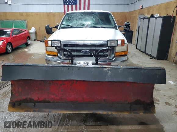 1999 Ford F-350 XL z VIN 1FTSW31S9XEE99015, wystawiony jako Copart lot #49417645 z przebiegiem 128 553 mil mil oraz Czysty tytuł • Clean title. Historia ofert i sprzedaży dostępna na DreamBid. Obrazek 5.