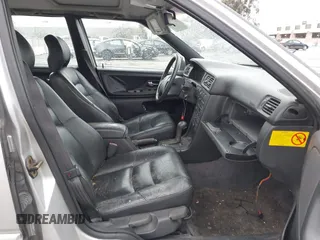 1998 Volvo V70 GLT with VIN YV1LW5678W2507748, listed as a IAAI auction lot 41911506 with 214,463 mi miles. Bid and sale history available at carsss.com. Image 5.