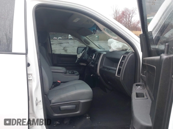 2016 Ram 1500 Express z VIN 1C6RR6FG0GS108211, wystawiony jako IAAI lot #41865011 z przebiegiem 185 518 mil mil oraz . Historia ofert i sprzedaży dostępna na DreamBid. Obrazek 5.