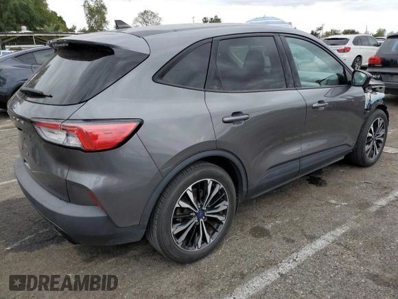 2021 Ford Escape SE z VIN 1FMCU0G64MUA20161, wystawiony jako Copart lot #53292395 z przebiegiem 35 276 mil mil oraz Szkoda całkowita • Salvage title. Historia ofert i sprzedaży dostępna na DreamBid. Obrazek 3.