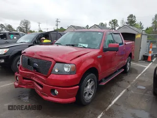 2007 Ford F-150 XLT z VIN 1FTPW12V27KA45872, wystawiony jako IAAI lot #41922758 z przebiegiem 92 213 mil mil oraz . Historia ofert i sprzedaży dostępna na DreamBid. Obrazek 2.