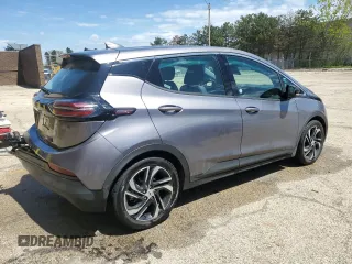2023 Chevrolet Bolt EV 2LT z VIN 1G1FX6S03P4191947, wystawiony jako Copart lot #55965675 z przebiegiem 28 450 mil mil oraz Nie do naprawy. Historia ofert i sprzedaży dostępna na DreamBid. Obrazek 3.