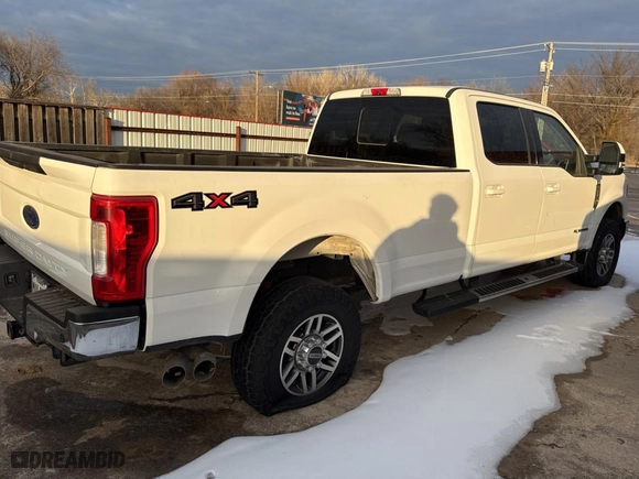 2019 Ford Super Duty F-250 SRW XL with VIN 1FT7W2BT4KEG54943, listed as a Copart auction lot 46714425 with 203,629 mi miles and Clean Title. Bid and sale history available at carsss.com. Image 4.