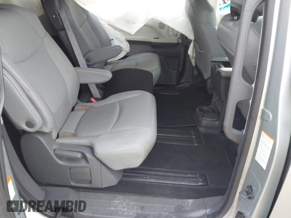 2021 Toyota Sienna XLE with VIN 5TDYRKEC9MS041334, listed as a IAAI auction lot 42145698 with 117,229 mi miles and . Bid and sale history available at DreamBid. Image 8.