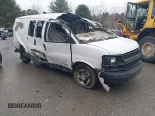 2005 Chevrolet Express Cargo Van with VIN 1GCGG25V051237969, listed as a IAAI auction lot 41163479 with 215,057 mi miles. Bid and sale history available at carsss.com. Image 1.