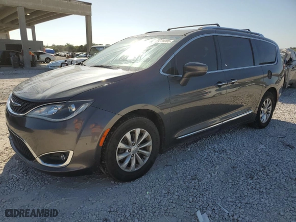 2018 Chrysler Pacifica Touring L with VIN 2C4RC1BG5JR142978, listed as a Copart auction lot 49270205 with NaN miles and Clean Title. Bid and sale history available at carsss.com. Image 1.