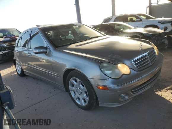 2006 Mercedes-Benz C 280 Luxury with VIN WDBRF54H76A822296, listed as a Copart auction lot 44779465 with 212,600 mi miles and Salvage Title. Bid and sale history available at DreamBid. Image 4.