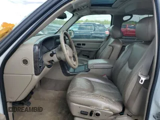 2006 GMC Yukon XL z VIN 1GKFK66U46J101454, wystawiony jako Copart lot #42088485 z przebiegiem Nie podano mil oraz Szkoda całkowita • Salvage title. Historia ofert i sprzedaży dostępna na DreamBid. Obrazek 7.