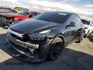 2023 Tesla Model Y Performance z VIN 7SAYGDEF8PF884514, wystawiony jako Copart lot #49110545 z przebiegiem 25 084 mil mil oraz Szkoda całkowita • Salvage title. Historia ofert i sprzedaży dostępna na DreamBid. Obrazek 1.
