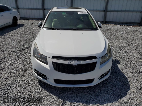2014 Chevrolet Cruze 2LT z VIN 1G1PE5SB8E7238813, wystawiony jako Copart lot #54631475 z przebiegiem 130 776 mil mil oraz Czysty tytuł • Clean title. Historia ofert i sprzedaży dostępna na DreamBid. Obrazek 5.