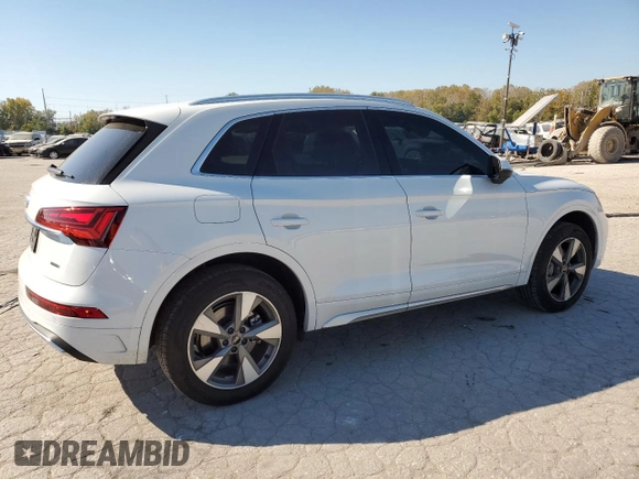 2024 Audi Q5 Premium Plus with VIN WA1BBAFY3R2040820, listed as a Copart auction lot 77135564 with 12,716 mi miles and Salvage title. Bid and sale history available at DreamBid. Image 3.