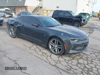 2016 Chevrolet Camaro 2LT z VIN 1G1FD1RS6G0131476, wystawiony jako IAAI lot #41858293 z przebiegiem 72 130 mil mil oraz . Historia ofert i sprzedaży dostępna na DreamBid. Obrazek 1.