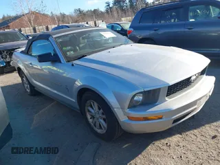 2008 Ford Mustang Deluxe with VIN 1ZVHT84NX85204394, listed as a IAAI auction lot 41266546 with 91,352 mi miles and . Bid and sale history available at carsss.com. Image 1.