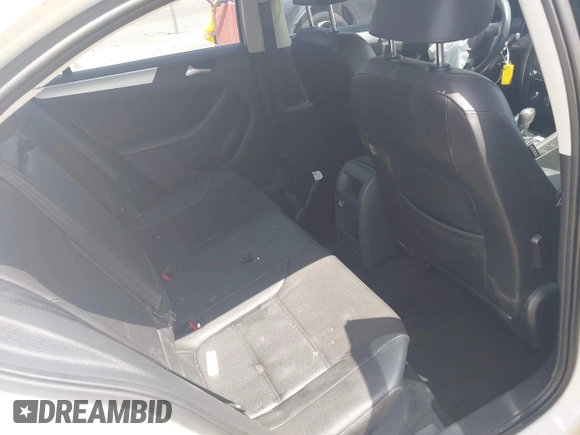 2013 Volkswagen Jetta SE с VIN 3VWDX7AJXDM365203, выставлен на аукционе IAAI как лот 42551918 с пробегом 124 946 миль миль и . История ставок и продаж доступна на DreamBid. Изображение 8.