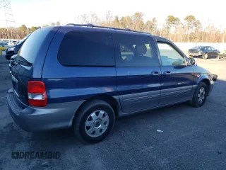 2003 Kia Sedona LX with VIN KNDUP131036461742, listed as a Copart auction lot 83338164 with 111,120 mi miles and Salvage Title. Bid and sale history available at carsss.com. Image 3.
