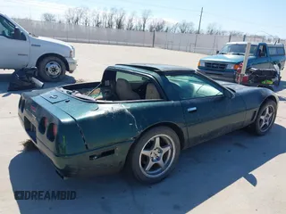 1995 Chevrolet Corvette z VIN 1G1YY22P7S5114691, wystawiony jako IAAI lot #41671037 z przebiegiem 129 384 mil mil oraz . Historia ofert i sprzedaży dostępna na DreamBid. Obrazek 4.