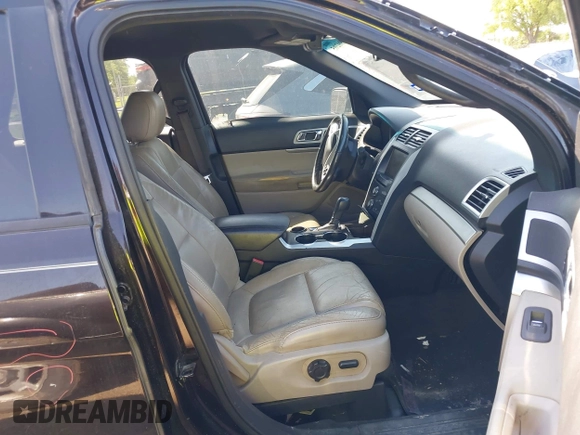 2014 Ford Explorer XLT with VIN 1FM5K7D8XEGC00824, listed as a IAAI auction lot 41990205 with 222,620 mi miles and . Bid and sale history available at DreamBid. Image 5.