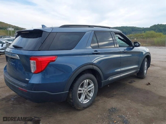 2020 Ford Explorer XLT with VIN 1FMSK8DH7LGA84990, listed as a IAAI auction lot 40331155 with 89,934 mi miles. Bid and sale history available at carsss.com. Image 4.