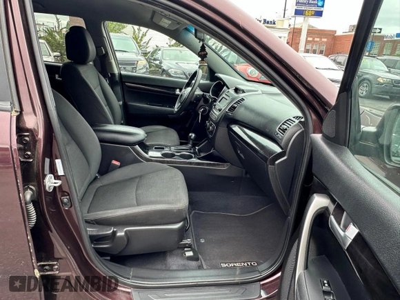 2014 Kia Sorento LX with VIN 5XYKT3A65EG487511, listed as a Copart auction lot 55742755 with 169,239 mi miles and Clean Title. Bid and sale history available at DreamBid. Image 5.