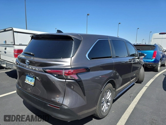 2022 Toyota Sienna LE with VIN 5TDKSKFC6NS069991, listed as a IAAI auction lot 42550078 with 93,954 mi miles and . Bid and sale history available at DreamBid. Image 1.