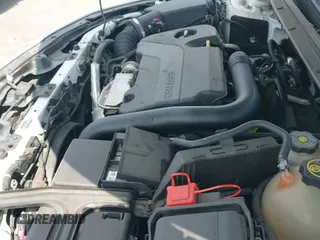 2019 Chevrolet Malibu LT с VIN 1G1ZD5STXKF166146, выставлен на аукционе IAAI как лот 43262820 с пробегом 98 577 миль миль и . История ставок и продаж доступна на DreamBid. Изображение 19.