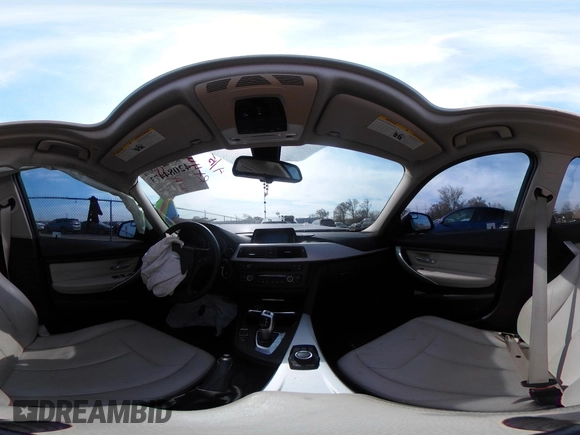2015 BMW 3 Series 320i xDrive с VIN WBA3C3G50FNT50924, выставлен на аукционе IAAI как лот 42084473 с пробегом Не указан миль и . История ставок и продаж доступна на DreamBid. Изображение 18.