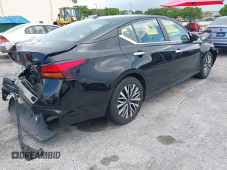 2024 Nissan Altima SV z VIN 1N4BL4DV6RN306672, wystawiony jako IAAI lot #42346382 z przebiegiem 36 491 mil mil oraz . Historia ofert i sprzedaży dostępna na DreamBid. Obrazek 4.