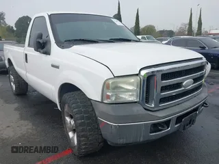 2007 Ford F-250 XL z VIN 1FTNF20507EB44298, wystawiony jako IAAI lot #41240766 z przebiegiem 83 190 mil mil oraz . Historia ofert i sprzedaży dostępna na DreamBid. Obrazek 1.