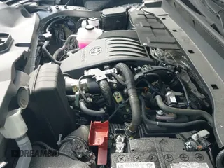 2025 Toyota Highlander XLE with VIN 5TDAAAB58SS091857, listed as a IAAI auction lot 42633461 with 200 mi miles and . Bid and sale history available at DreamBid. Image 22.