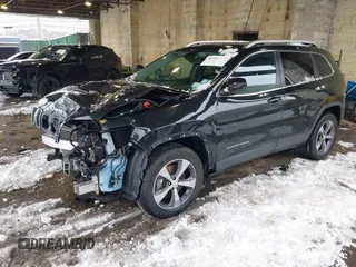 2019 Jeep Cherokee Limited with VIN 1C4PJMDX9KD471764, listed as a IAAI auction lot 41556755 with 45,000 mi miles and . Bid and sale history available at carsss.com. Image 17.