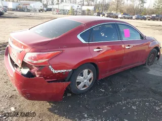 2013 Nissan Altima 2.5 S with VIN 1N4AL3AP0DC175111, listed as a IAAI auction lot 41763056 with 241,764 mi miles. Bid and sale history available at carsss.com. Image 4.