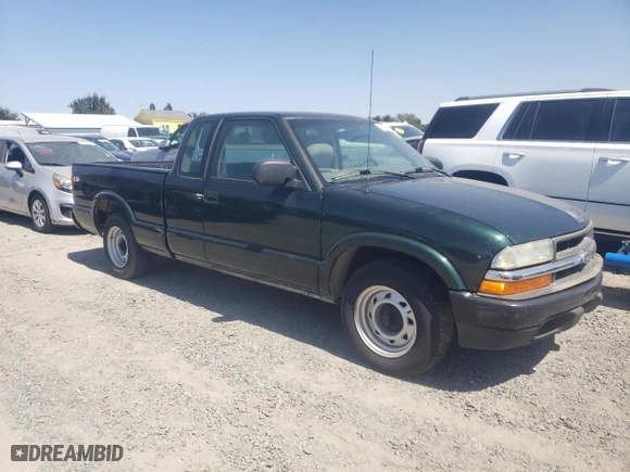 2003 Chevrolet S-10 with VIN 1GCCS19H638267297, listed as a Copart auction lot 69115764 with 53,056 mi miles and Salvage Title. Bid and sale history available at carsss.com. Image 4.