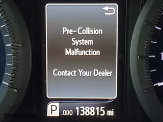 2019 Toyota Sienna XLE with VIN 5TDDZ3DC8KS215123, listed as a IAAI auction lot 41463639 with 138,815 mi miles. Bid and sale history available at carsss.com. Image 14.