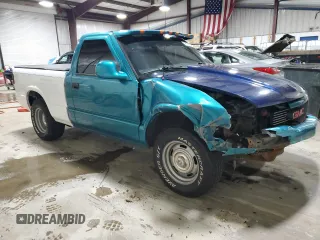1994 GMC Sonoma with VIN 1GTCS1441RK520655, listed as a Copart auction lot 49956605 with 109,399 mi miles and Salvage Title. Bid and sale history available at DreamBid. Image 4.