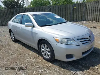 2011 Toyota Camry LE z VIN 4T1BF3EK3BU770056, wystawiony jako IAAI lot #42393446 z przebiegiem 154 592 mil mil oraz . Historia ofert i sprzedaży dostępna na DreamBid. Obrazek 1.