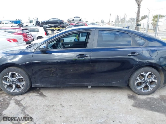 2021 Kia Forte LXS with VIN 3KPF24AD4ME290964, listed as a IAAI auction lot 41730752 with NaN miles. Bid and sale history available at carsss.com. Image 14.