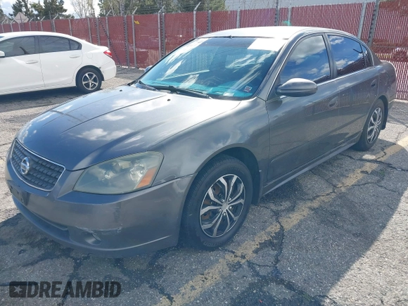 2005 Nissan Altima 2.5 S with VIN 1N4AL11E85N442486, listed as a IAAI auction lot 41758586 with 193,990 mi miles. Bid and sale history available at carsss.com. Image 2.