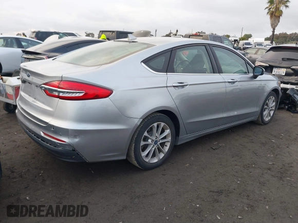 2020 Ford Fusion SE with VIN 3FA6P0LU4LR254714, listed as a IAAI auction lot 41507370 with 40,860 mi miles and . Bid and sale history available at carsss.com. Image 4.