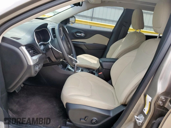 2017 Jeep Cherokee Latitude z VIN 1C4PJLCB3HW502519, wystawiony jako Copart lot #56926335 z przebiegiem 47 549 mil mil oraz Szkoda całkowita • Salvage title. Historia ofert i sprzedaży dostępna na DreamBid. Obrazek 7.