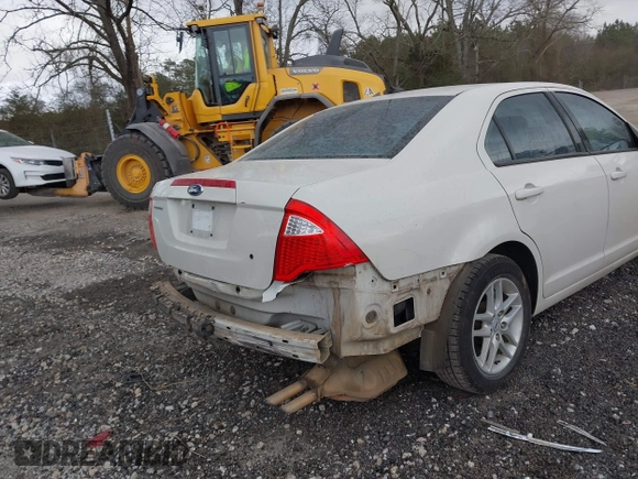 2011 Ford Fusion S with VIN 3FAHP0GA1BR337461, listed as a IAAI auction lot 41715964 with 219,486 mi miles. Bid and sale history available at carsss.com. Image 6.