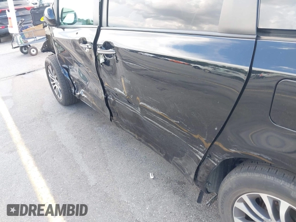 2018 Toyota Sienna XLE Auto Access Seat с VIN 5TDYZ3DC4JS962153, выставлен на аукционе IAAI как лот 42625213 с пробегом 75 006 миль миль и . История ставок и продаж доступна на DreamBid. Изображение 18.