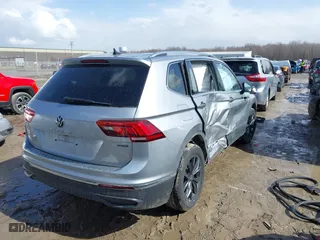 2023 Volkswagen Tiguan SE with VIN 3VV2B7AX0PM034519, listed as a IAAI auction lot 41723470 with 17,250 mi miles. Bid and sale history available at carsss.com. Image 4.
