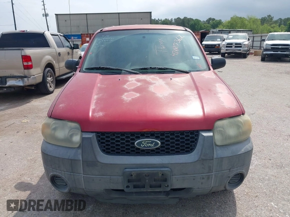 2005 Ford Escape XLS Value with VIN 1FMYU02Z35KB05027, listed as a IAAI auction lot 42025362 with 208,413 mi miles. Bid and sale history available at carsss.com. Image 6.